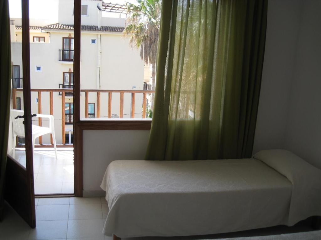 Hostal Casa Bauza Кала Ратьяда Номер фото